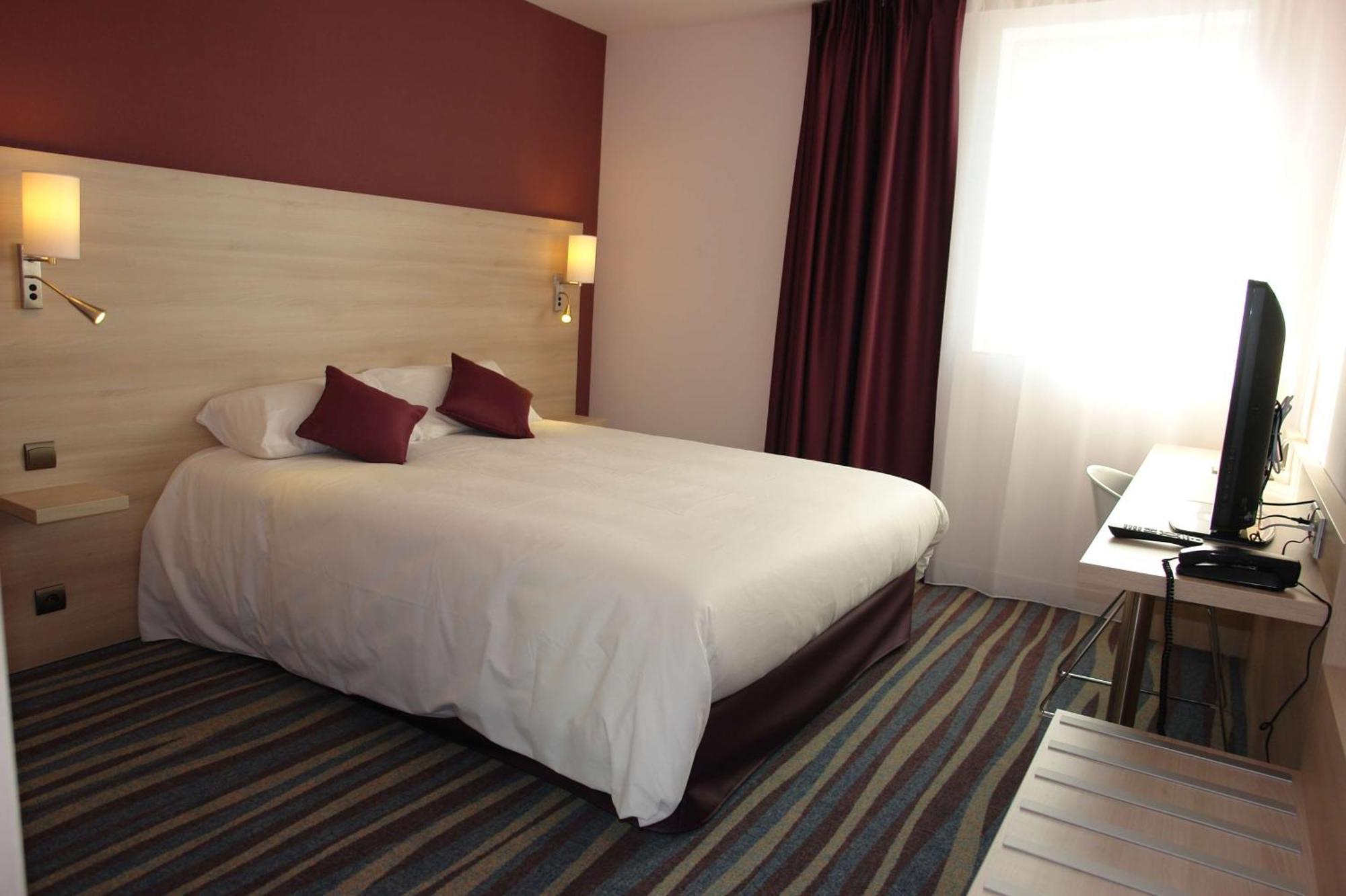 Brit Hotel Vendee Mer Les Achards  Exterior photo